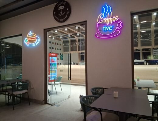 Awen Cafe Patisserie Lara